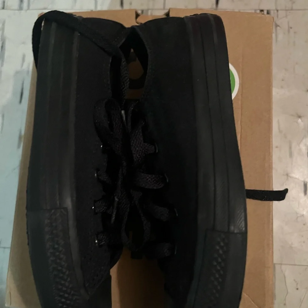 Converse - Picture 3 of 7